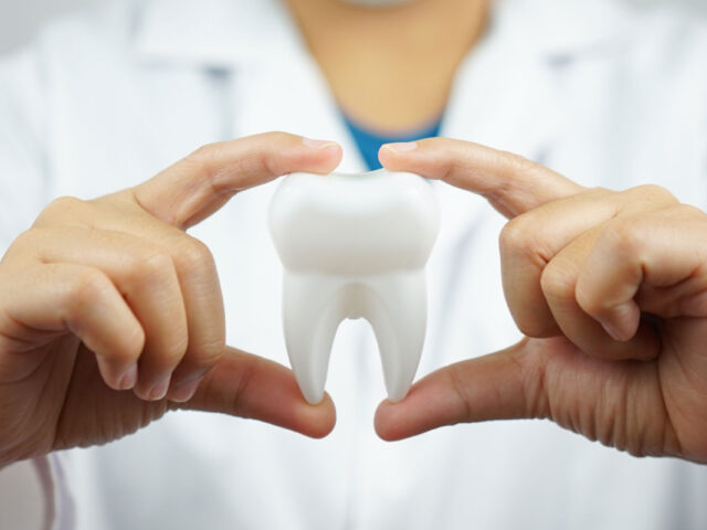 https://www.emergencydentistfortworth.com/wp-content/uploads/2020/11/body-1-640x480.jpg